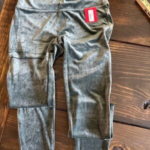 SPANX Velvet Leggings
